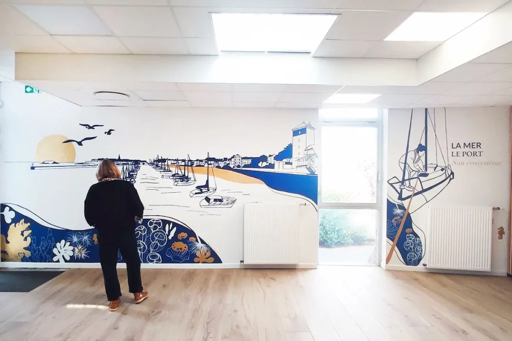 Fresque murale dans la salle de réunion de Bretagne Plaisance au port de Saint-Malo - Atelier Lunaïa