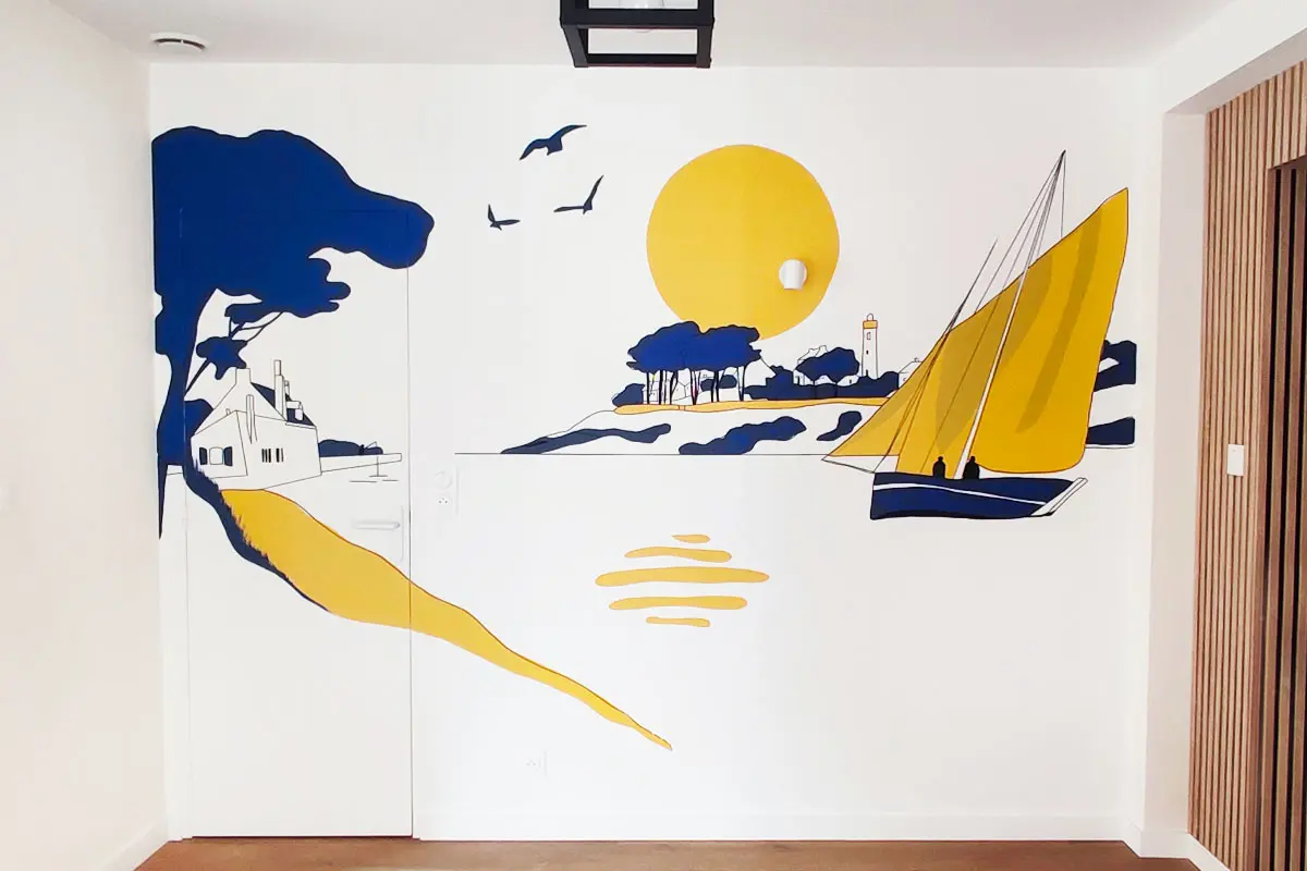 Fresque murale à Laillé représentant un paysage breton bleu et jaune, création sur mesure signée Atelier Lunaïa.