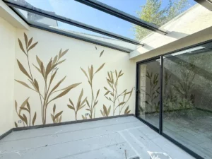 resque murale Côtes d’Armor dans une véranda à Saint-Cast par l'Atelier Lunaïa