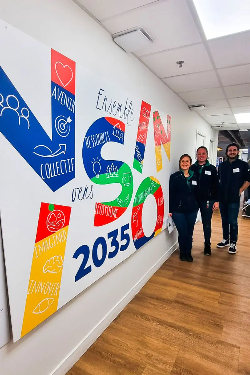 Fresque murale collaborative en entreprise réalisée chez Leroy Merlin Martigues - Atelier Lunaïa