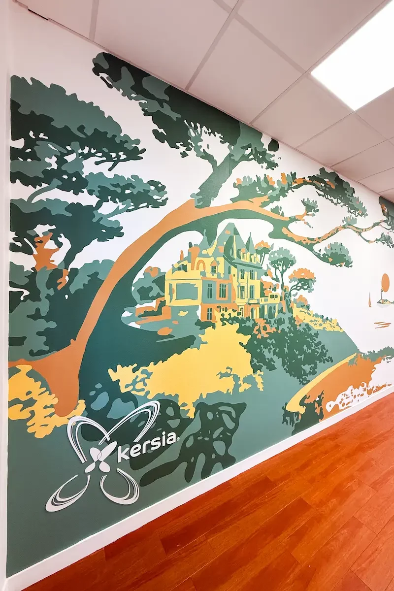 Fresque murale salle de réunion Le Cézembre au siège de l'entreprise Kersia à Dinard - Atelier Lunaïa